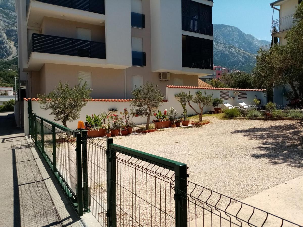 Tihana-Ground Floor With Large Terrace Makarska Extérieur photo