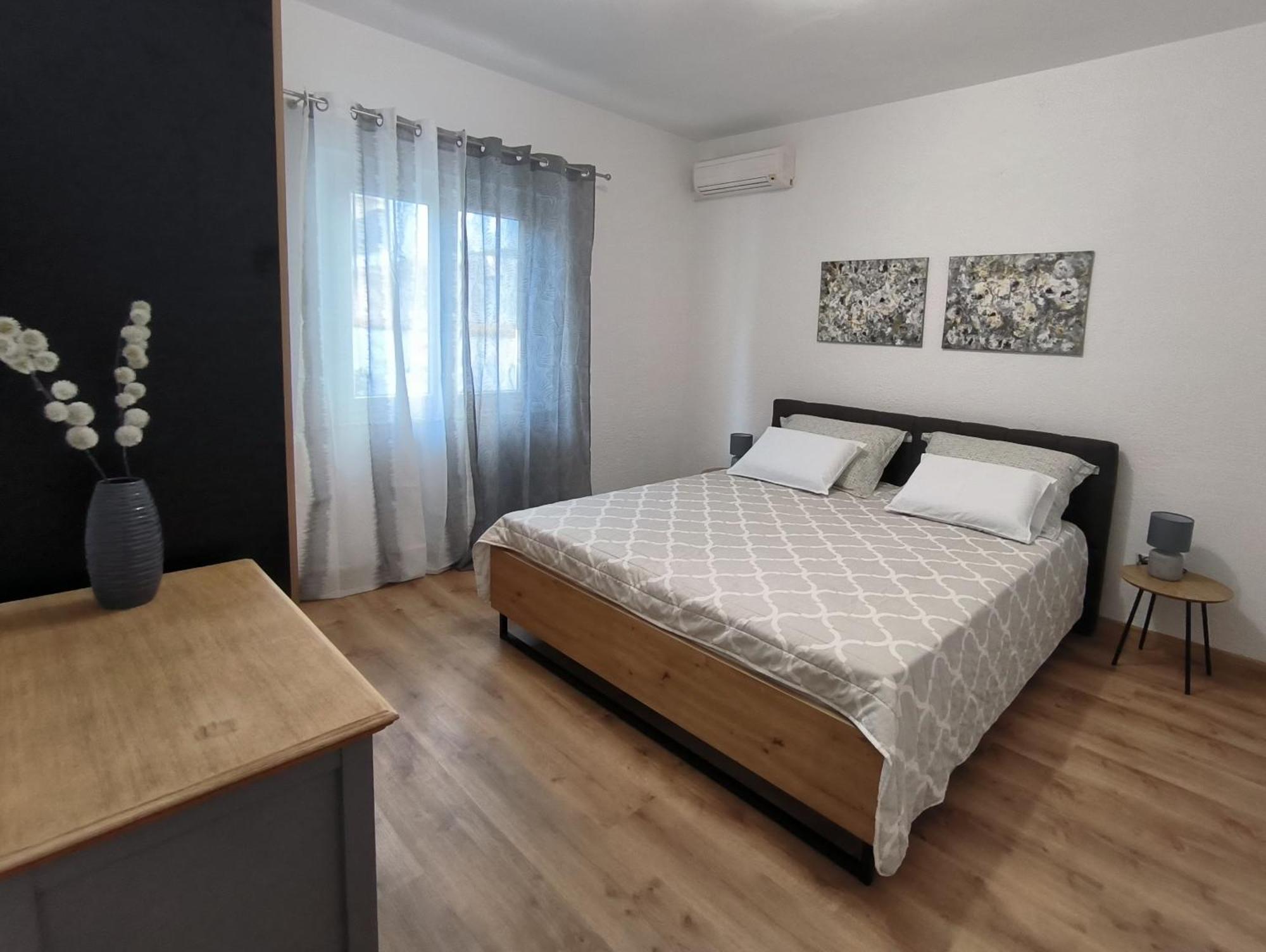 Tihana-Ground Floor With Large Terrace Makarska Extérieur photo
